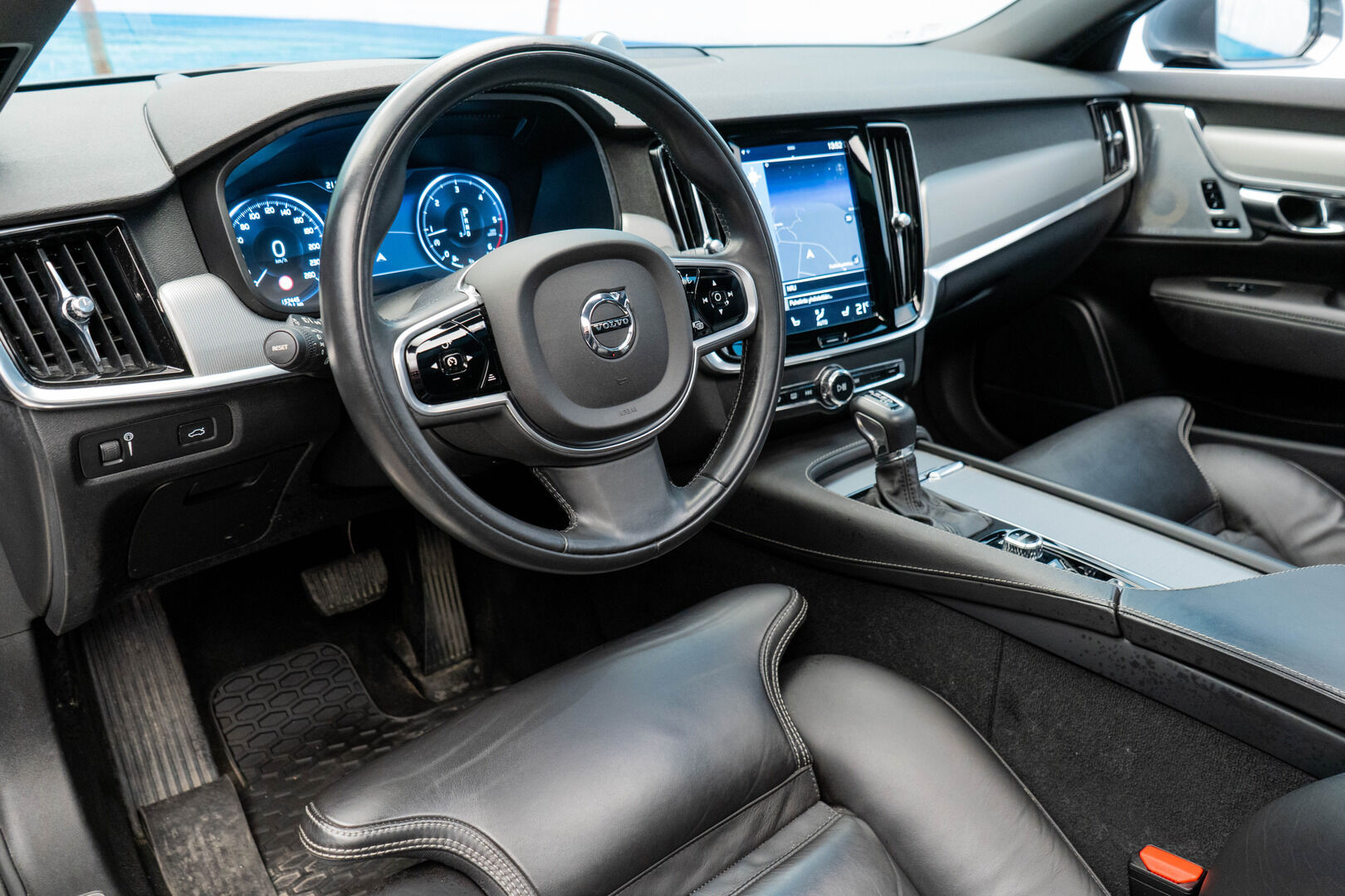Volvo V90 2016 D5 AWD Business Inscription aut - Polestar ohjelmoitu / B&W / Super varusteet / Tosi siisti! /