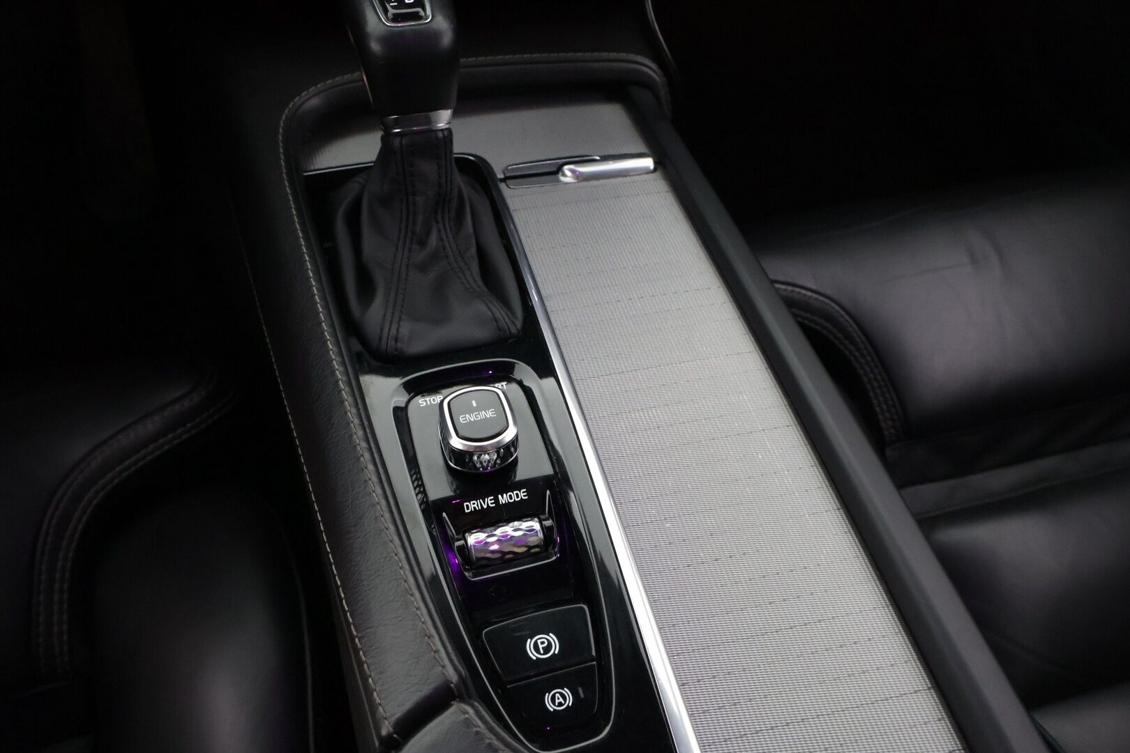 Volvo V90 2016 D5 AWD Business Inscription aut - * Polestar ohjelmoitu / B&W / AIR LIFT / HUD / 360° / Panoraama / BLIS / Muistipenkit *