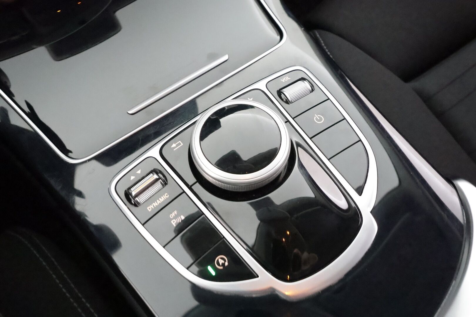 Mercedes-Benz C 2017 200 T A Business AMG * Vakkari / ILS LED / P.Tutkat / Sporttipenkit * - Suomi-auto / Viimeisin huolto 120tkm