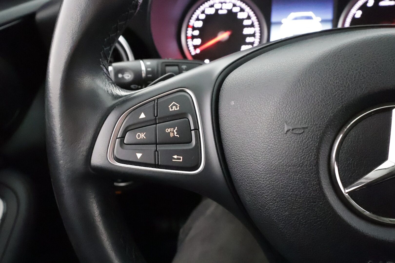 Mercedes-Benz C 2017 200 T A Business AMG * Vakkari / ILS LED / P.Tutkat / Sporttipenkit * - Suomi-auto - HULLUT AVAJAISHULINAT KORKOTARJOUS 3,29 %