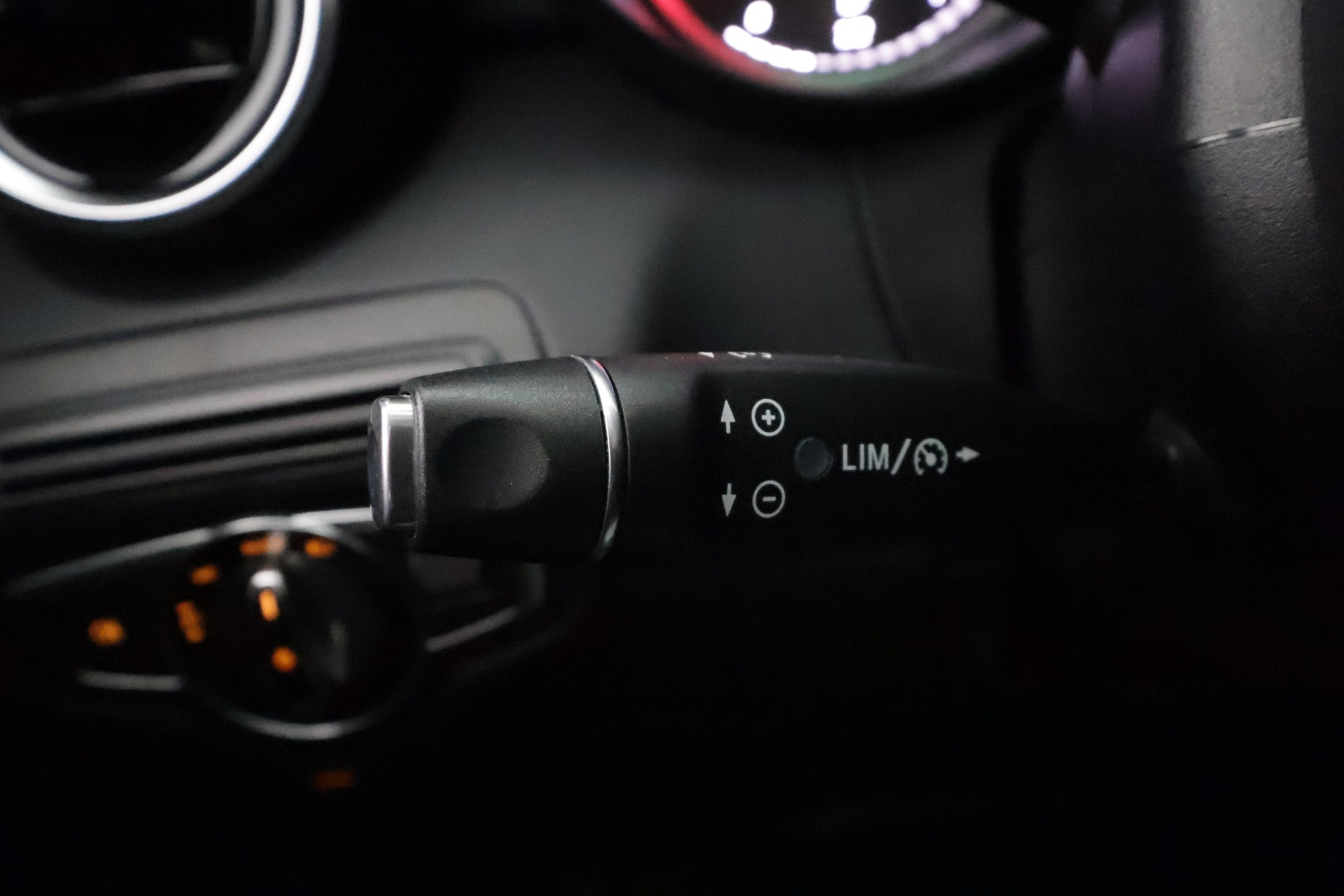 Mercedes-Benz C 2017 200 T A Business AMG * Vakkari / ILS LED / P.Tutkat / Sporttipenkit * - Suomi-auto / Viimeisin huolto ja katsastus 120tkm