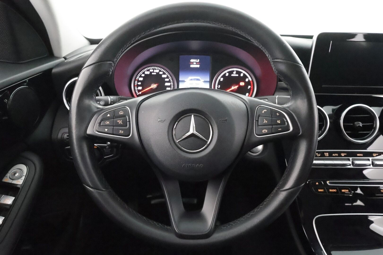 Mercedes-Benz C 2017 200 T A Business AMG * Vakkari / ILS LED / P.Tutkat / Sporttipenkit * - Suomi-auto / Viimeisin huolto ja katsastus 120tkm