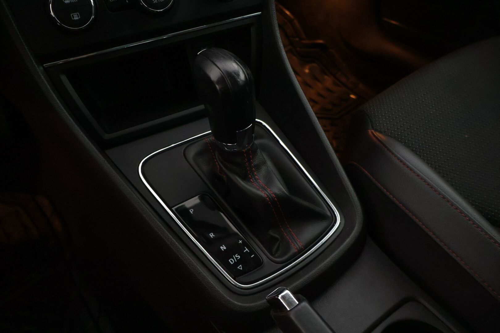 Seat Leon ST 2017 1,4 TSI 150 ACT FR DSG * Webasto / Vakkari / Tutkat / BT-audio * - Kahdet hyvät renkaat / Jakohihna vaihdettu! / Juuri katsastettu