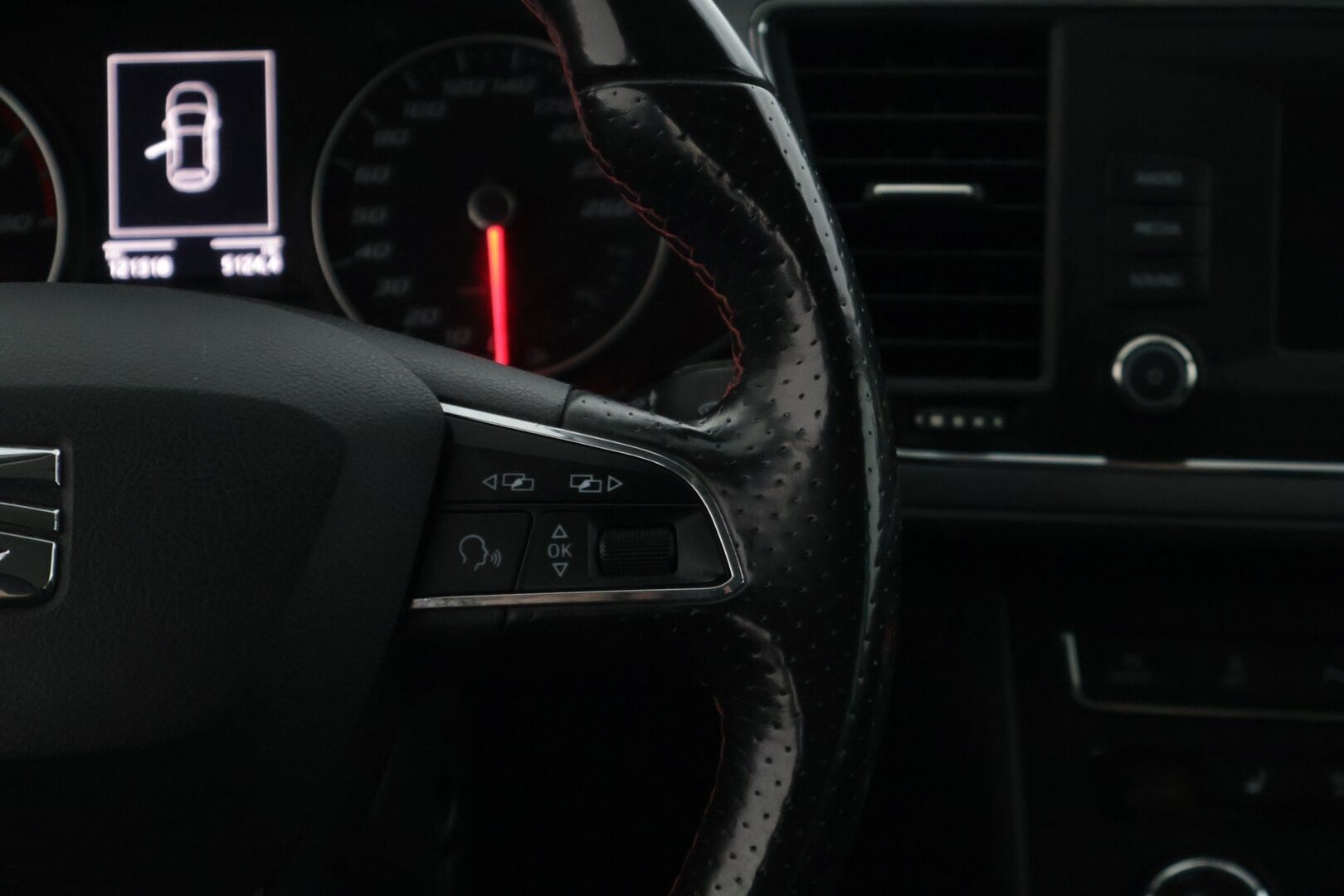 Seat Leon ST 2017 1,4 TSI 150 ACT FR DSG * Webasto / Vakkari / Tutkat / BT-audio * - Kahdet hyvät renkaat / Jakohihna vaihdettu! / Juuri katsastettu