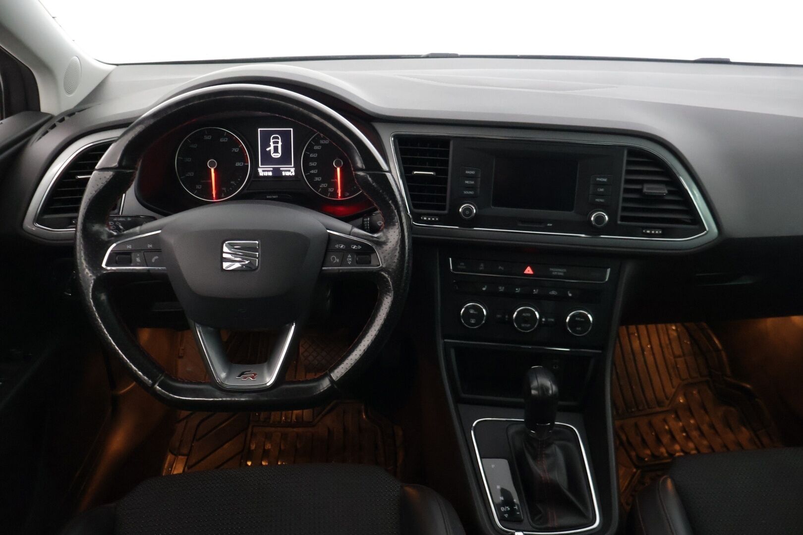 Seat Leon ST 2017 1,4 TSI 150 ACT FR DSG * Webasto / Vakkari / Tutkat / BT-audio * - Kahdet hyvät renkaat / Jakohihna vaihdettu! / Juuri katsastettu