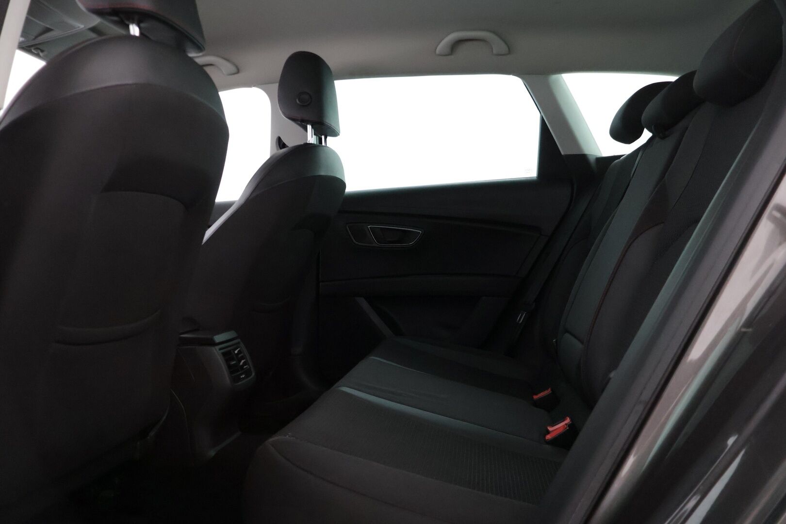 Seat Leon ST 2017 1,4 TSI 150 ACT FR DSG * Webasto / Vakkari / Tutkat / BT-audio * - Kahdet hyvät renkaat / Jakohihna vaihdettu! / Juuri katsastettu