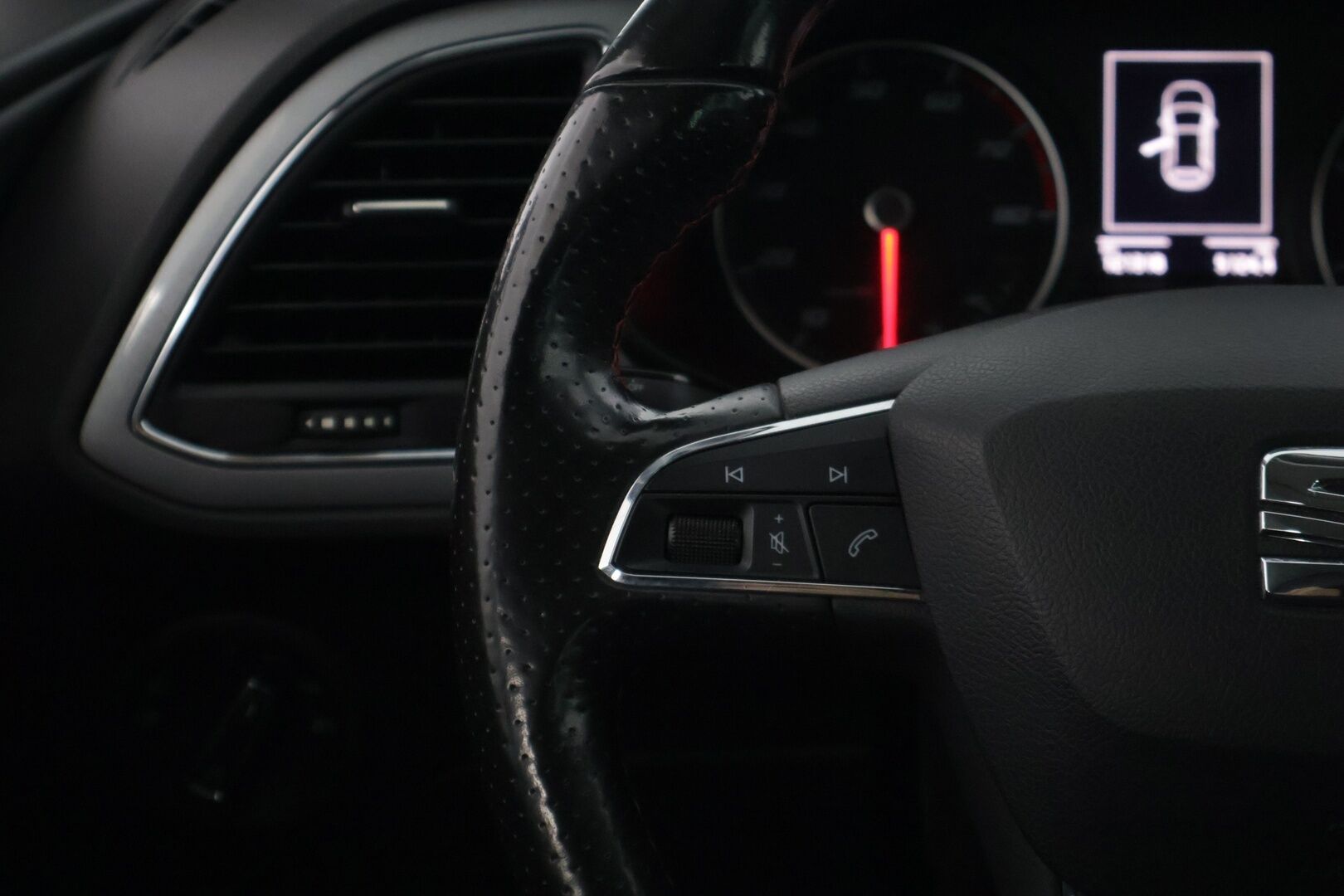 Seat Leon ST 2017 1,4 TSI 150 ACT FR DSG * Webasto / Vakkari / Tutkat / BT-audio * - Kahdet hyvät renkaat / Jakohihna vaihdettu! / Juuri katsastettu