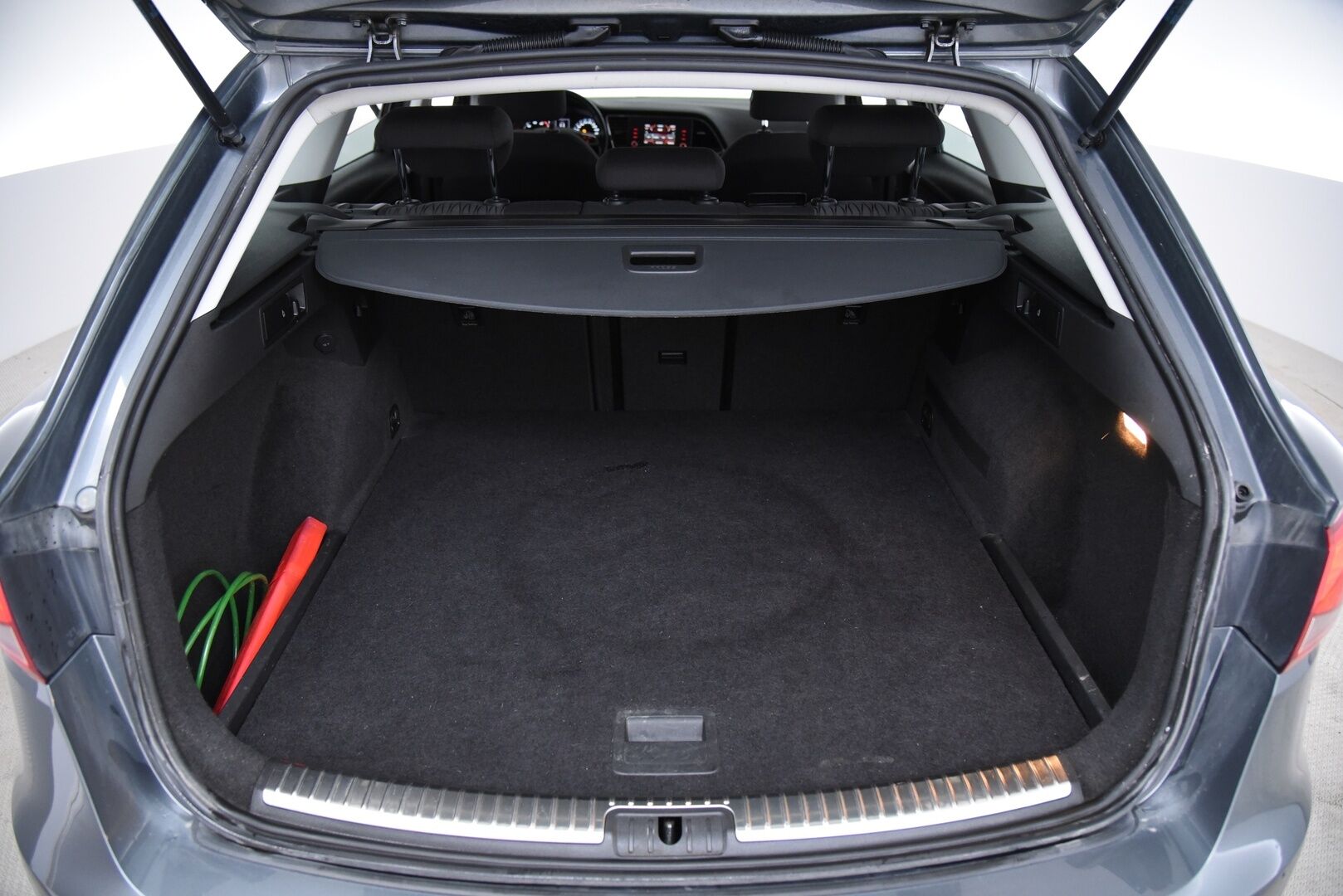 Seat Leon ST 2016 1,0 TSI 115 Ecomotive Style - Suomi-auto / Vakkari / Lohkolämmitin / P. Tutkat / 2x renkaat aluvantein! / Hihna vaihdettu & Hyvin huollettu