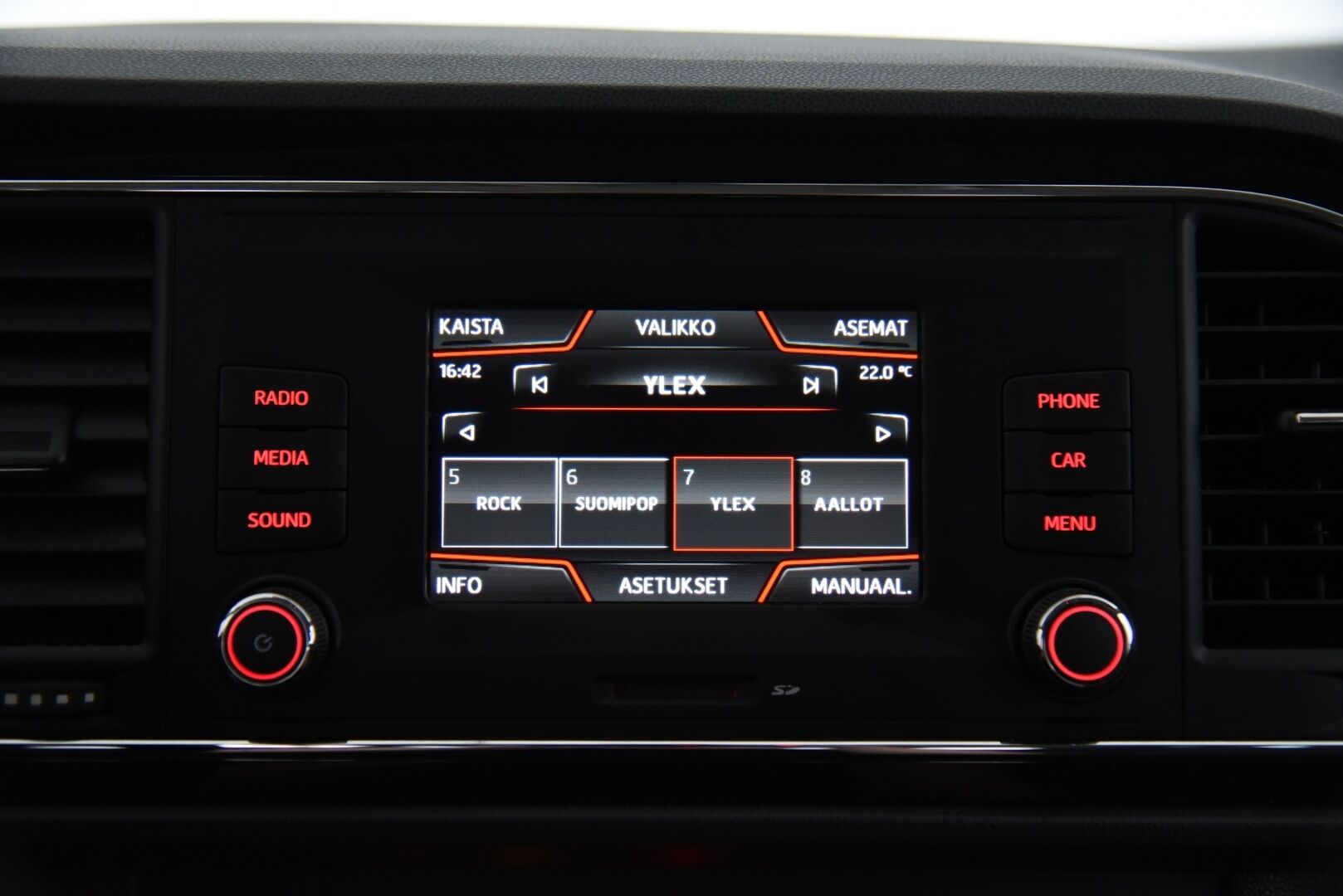Seat Leon ST 2016 1,0 TSI 115 Ecomotive Style - Suomi-auto / Vakkari / Lohkolämmitin / P. Tutkat / 2x renkaat aluvantein! / Hihna vaihdettu & Hyvin huollettu