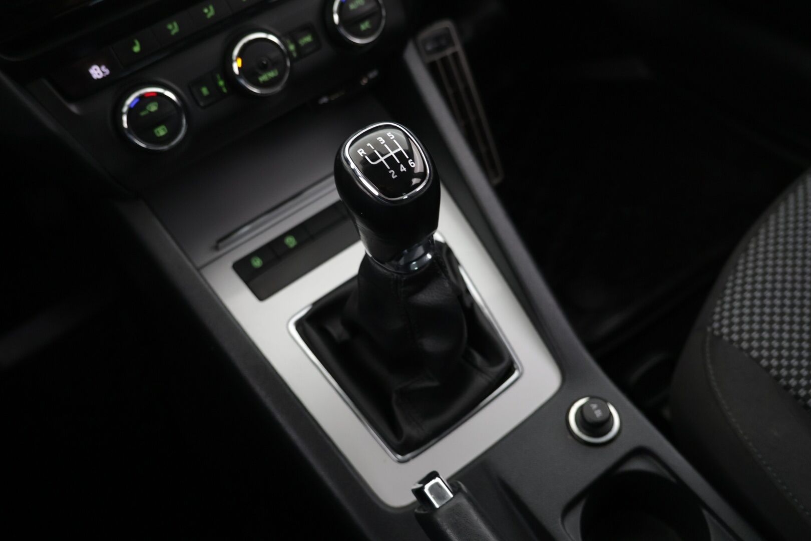 Skoda Octavia 2017 Combi 2,0 TDI 150 Ambition - | Webasto | Vakkari | Koukku | P-tutka | Bluetooth |