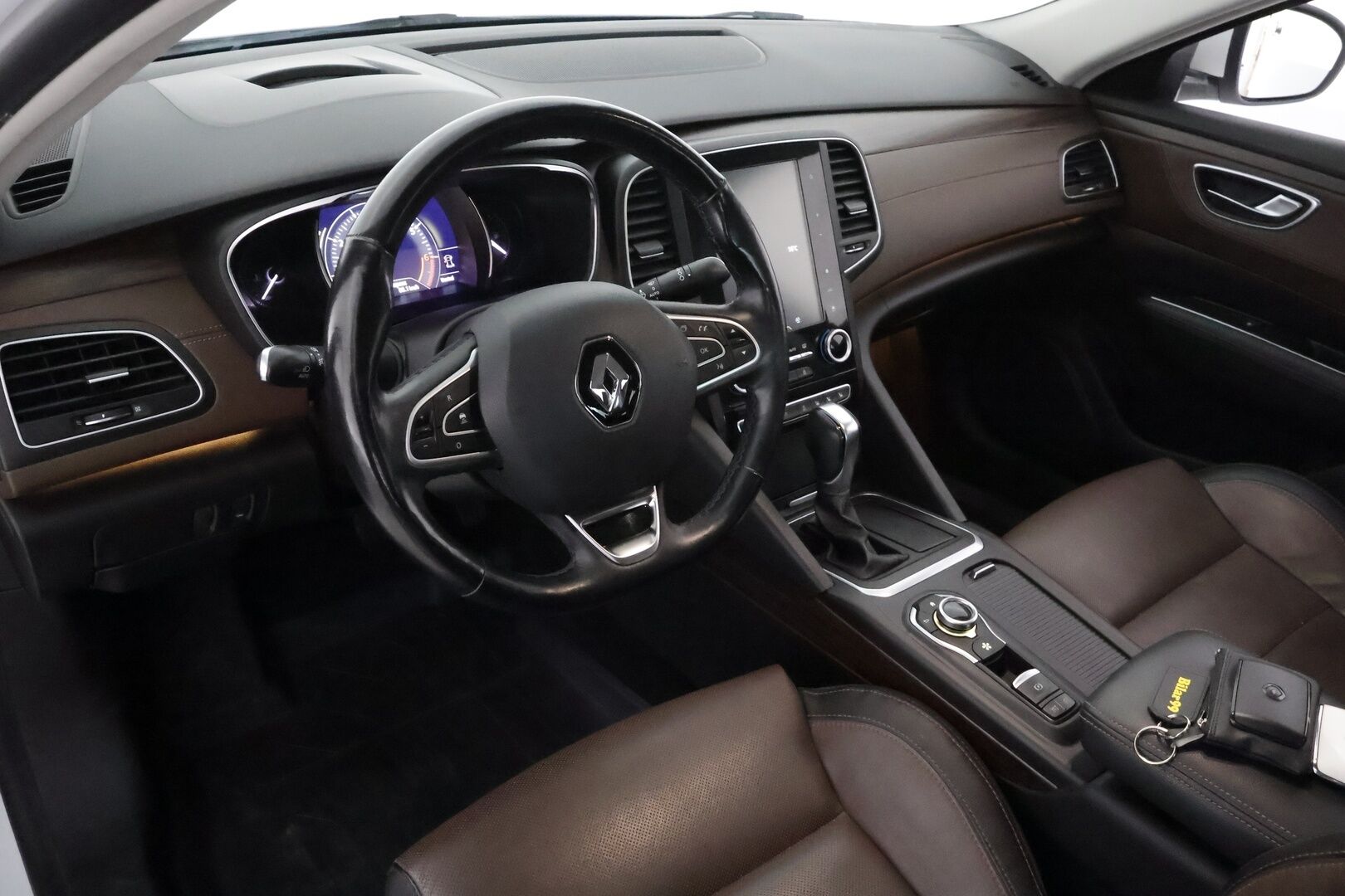 Renault Talisman 2017 Sedan TCe 200 EDC7 Intens **HUD / Adapt. vakkari / Keyless / Ilmastoidut penkit / Lohko / P.kamera** - Suomi-Auto / Blind Spot / Brake Assist / P-tutkat / Bluetooth 