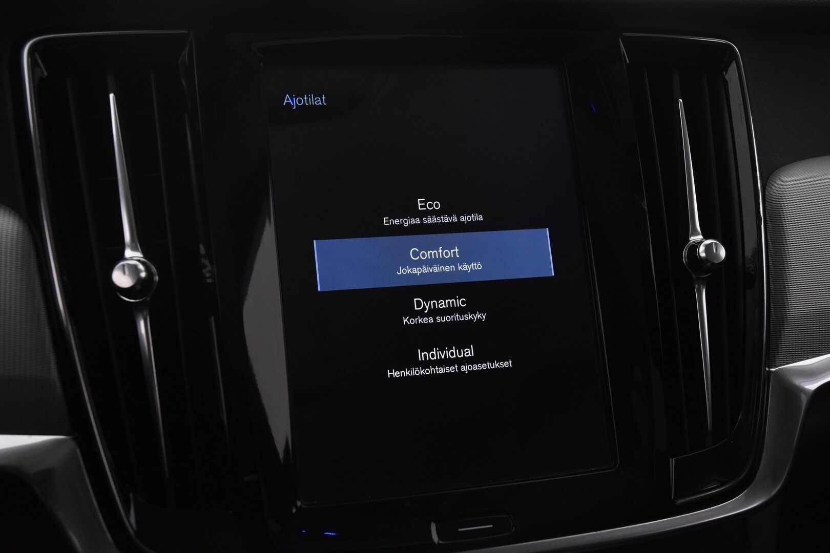 Volvo S90 2017 D4 Inscription aut *Näyttävä / Adapt. Vakkari / Webasto / Navi / Muistipenkit / Kaistavahti / 18&20" Vanteet!* - Komea yksilö / Särmä huoltohistoria / Sisäänajettu