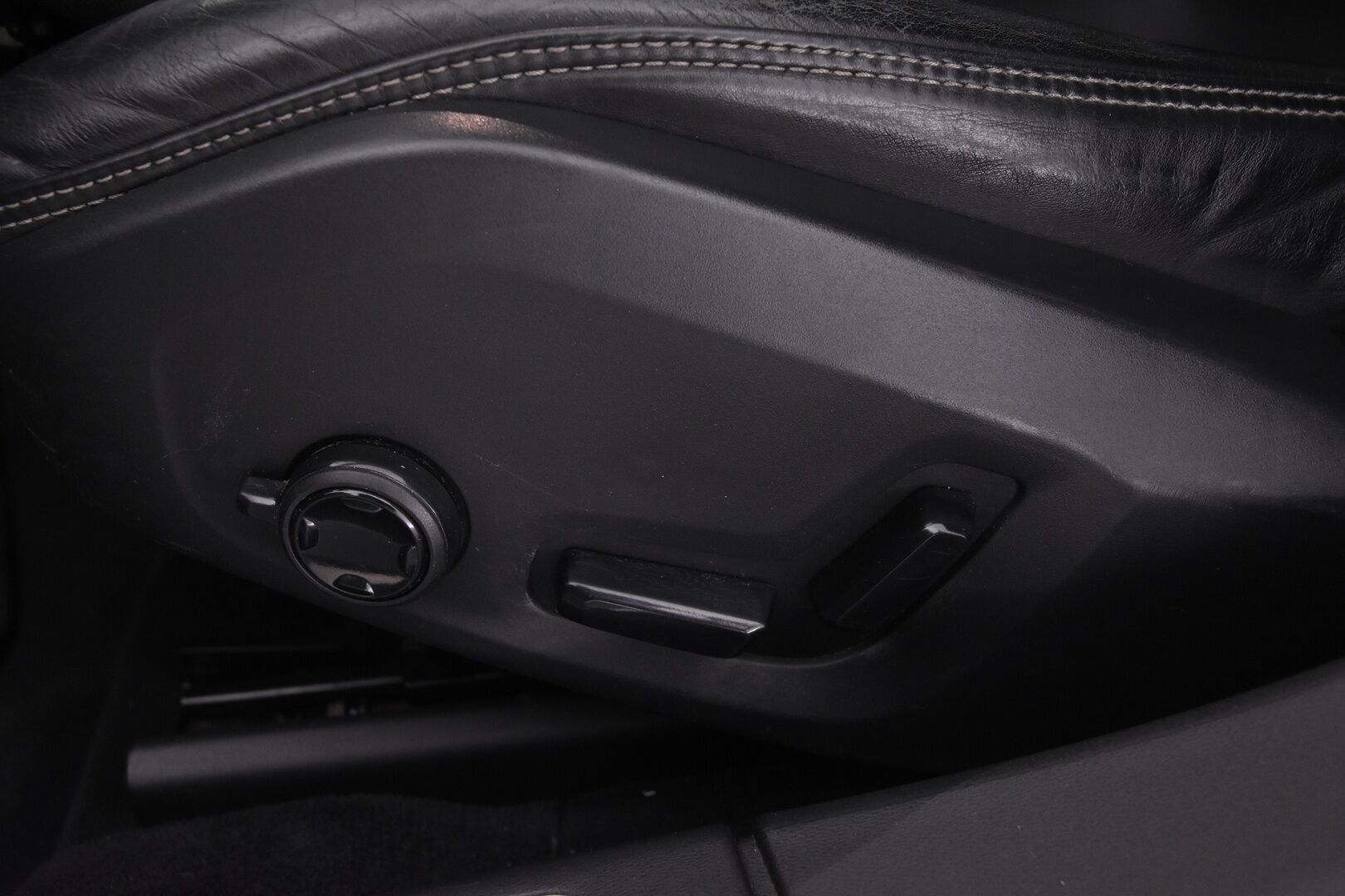 Volvo S90 2017 D4 Inscription aut *Näyttävä / Adapt. Vakkari / Webasto / Navi / Muistipenkit / Kaistavahti / 18&20" Vanteet!* - Komea yksilö / Särmä huoltohistoria / Sisäänajettu