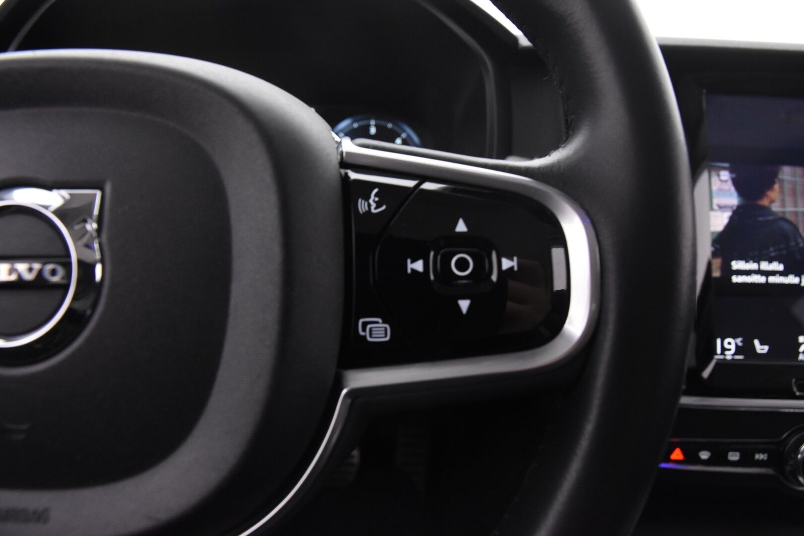 Volvo S90 2017 D4 Inscription aut *Näyttävä / Adapt. Vakkari / Webasto / Navi / Muistipenkit / Kaistavahti / 18&20" Vanteet!* - Komea yksilö / Särmä huoltohistoria / Sisäänajettu