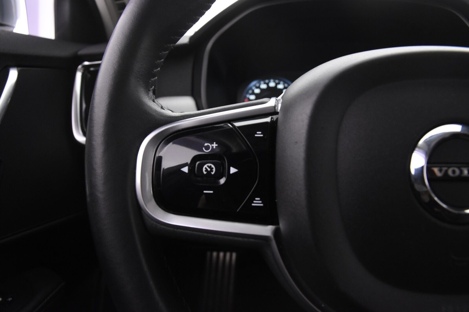 Volvo S90 2017 D4 Inscription aut *Näyttävä / Adapt. Vakkari / Webasto / Navi / Muistipenkit / Kaistavahti / 18&20" Vanteet!* - Komea yksilö / Särmä huoltohistoria / Sisäänajettu