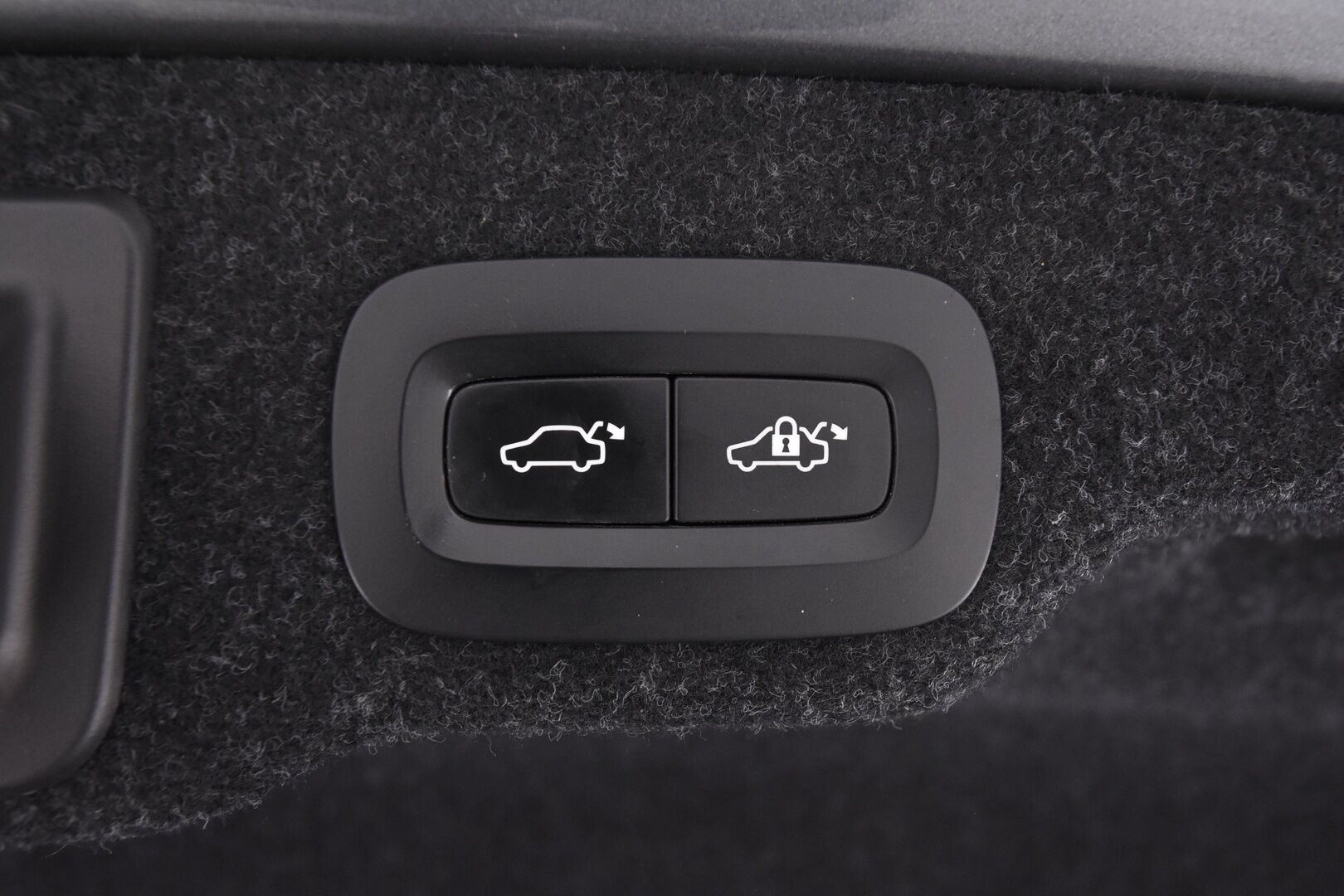 Volvo S90 2017 D4 Inscription aut *Näyttävä / Adapt. Vakkari / Webasto / Navi / Muistipenkit / Kaistavahti / 18&20" Vanteet!* - Komea yksilö / Särmä huoltohistoria / Sisäänajettu