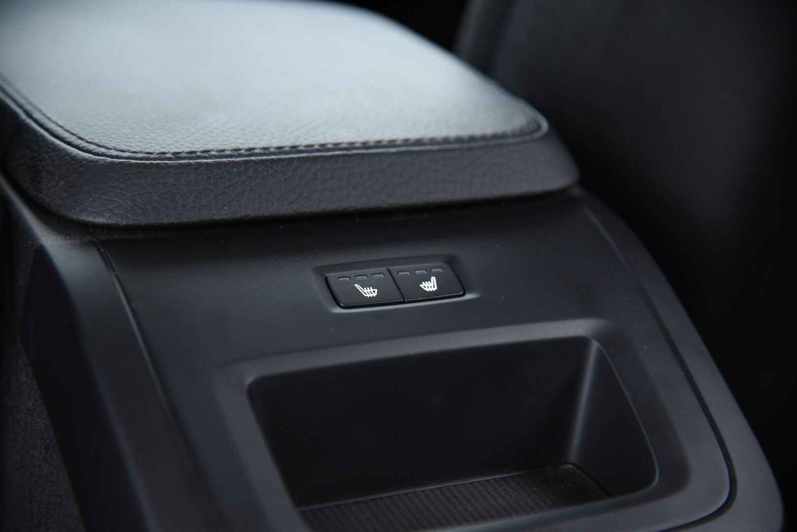 Volvo S90 2017 D4 Business aut / Adapt.Vakkari / Navi / PA-lisälämmitin / Vetokoukku / P-Tutkat / Keyless - 2-Omisteinen Suomi-Auto merkkiliikkeen huoltohistorialla!