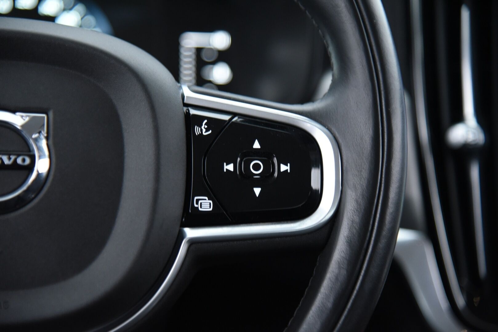 Volvo S90 2017 D4 Business aut / Adapt.Vakkari / Navi / PA-lisälämmitin / Vetokoukku / P-Tutkat / Keyless - 2-Omisteinen Suomi-Auto merkkiliikkeen huoltohistorialla!