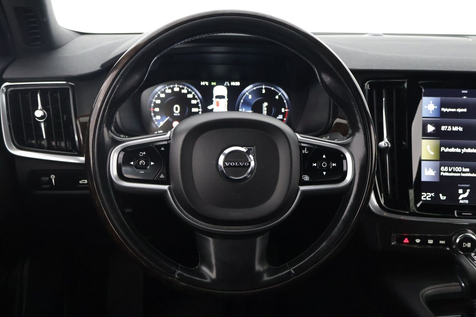 Volvo S90 2016 **YritysOutlet - Myydään vain yrityksille - Kahdet renkaat, Hyvät varusteet, Hyvä huoltohistoria.