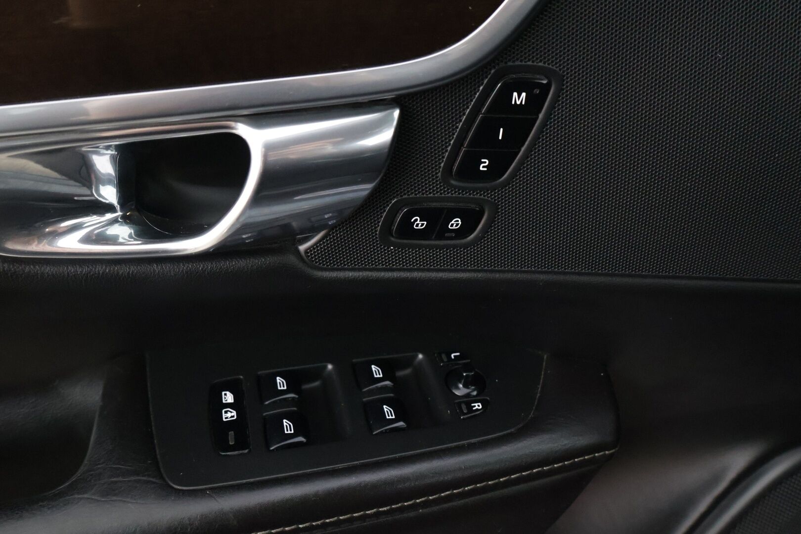 Volvo S90 2016 **YritysOutlet - Myydään vain yrityksille - Kahdet renkaat, Hyvät varusteet, Hyvä huoltohistoria.