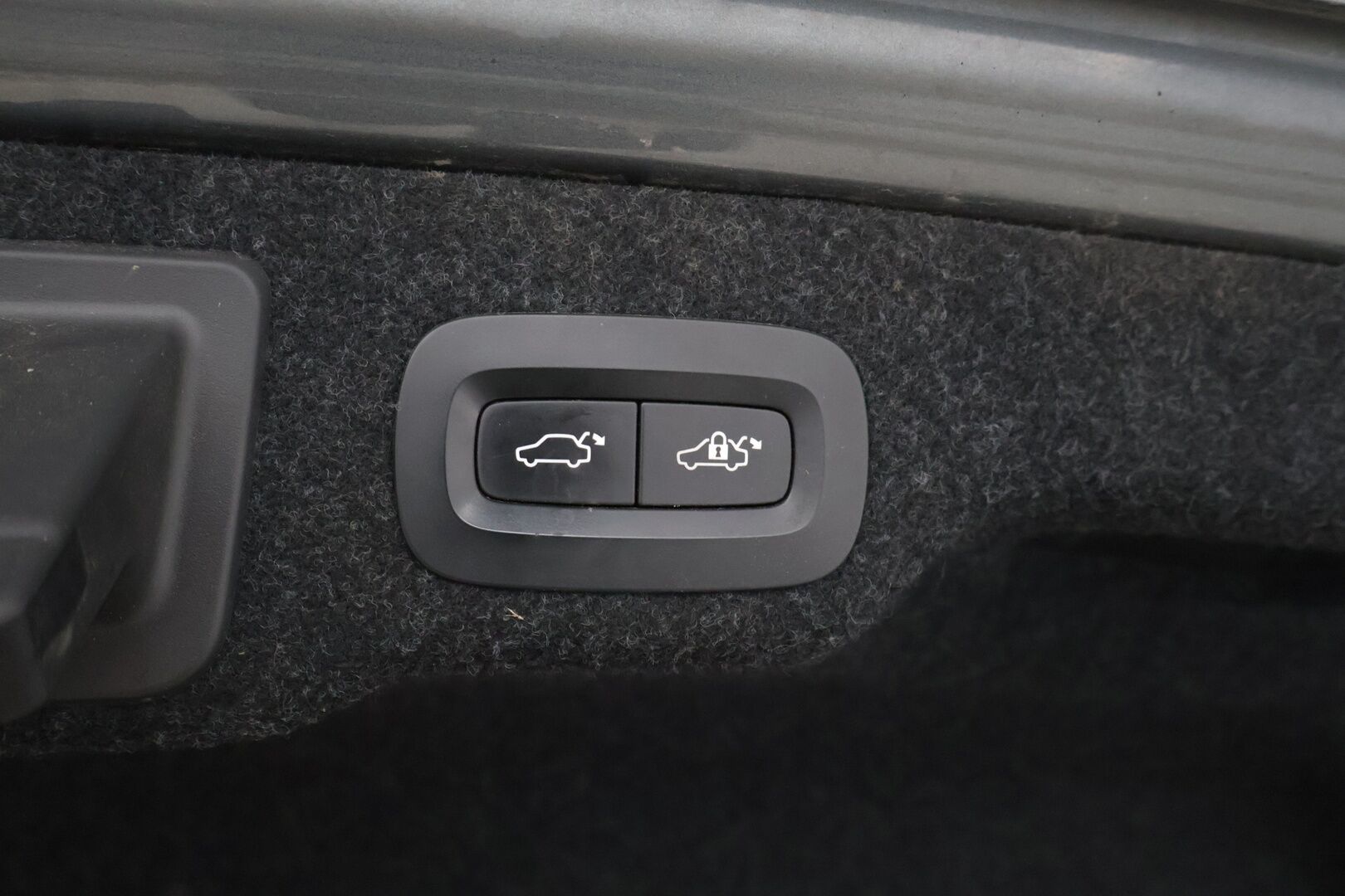 Volvo S90 2016 **YritysOutlet - Myydään vain yrityksille - Kahdet renkaat, Hyvät varusteet, Hyvä huoltohistoria.