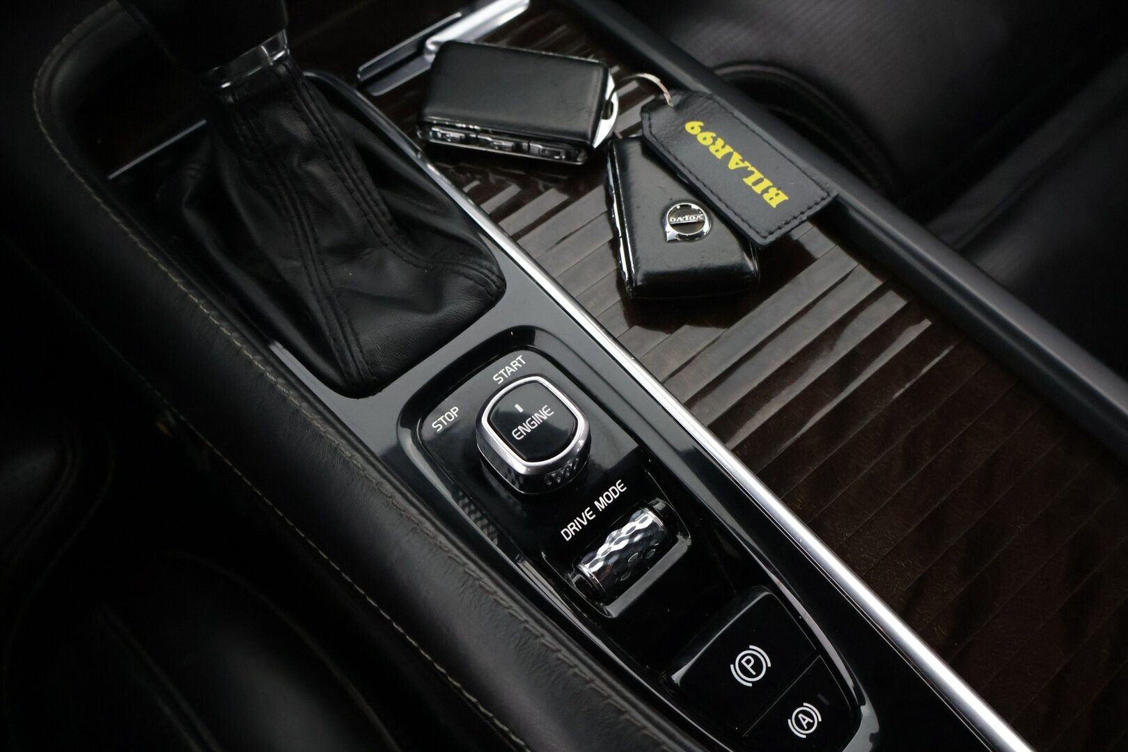 Volvo S90 2016 **YritysOutlet - Myydään vain yrityksille - Kahdet renkaat, Hyvät varusteet, Hyvä huoltohistoria.