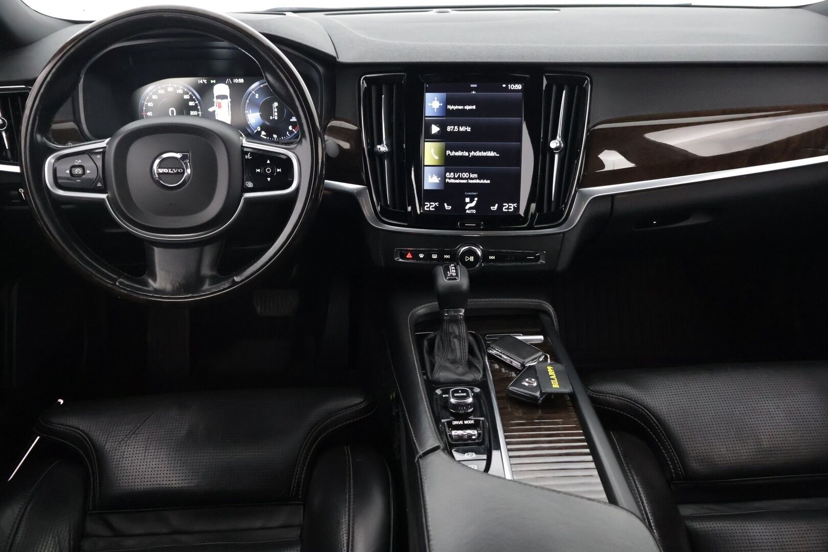 Volvo S90 2016 **YritysOutlet - Myydään vain yrityksille - Kahdet renkaat, Hyvät varusteet, Hyvä huoltohistoria.