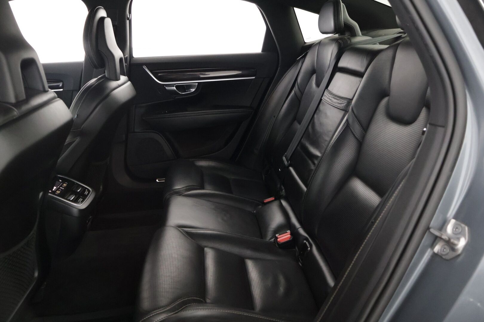 Volvo S90 2016 **YritysOutlet - Myydään vain yrityksille - Kahdet renkaat, Hyvät varusteet, Hyvä huoltohistoria.