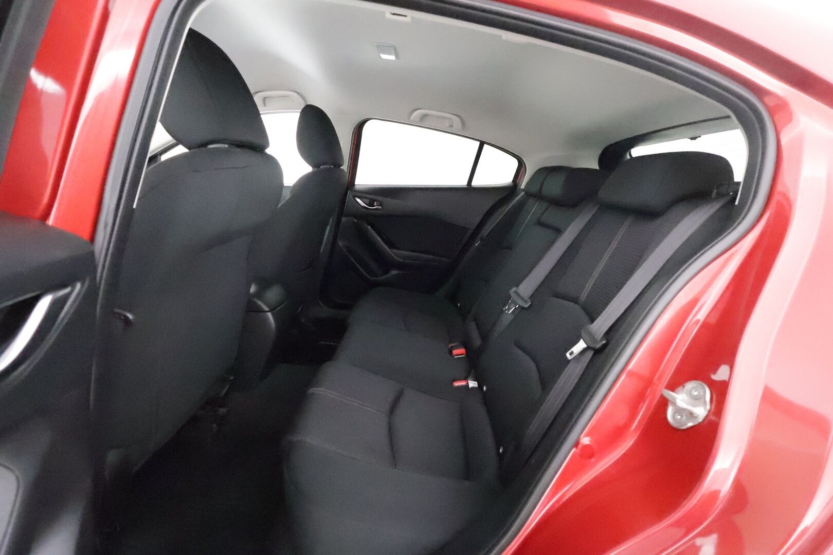 Mazda 3 2017 5HB 2,0 (120) SKYACTIV-G Premium Plus 6MT 5ov BV2 - Suomi-auto / Xenon / P. Tutka / Sisätilanlämmitin / Aut. Ilmastointi / 2x Avain / 2x Renkaat / 