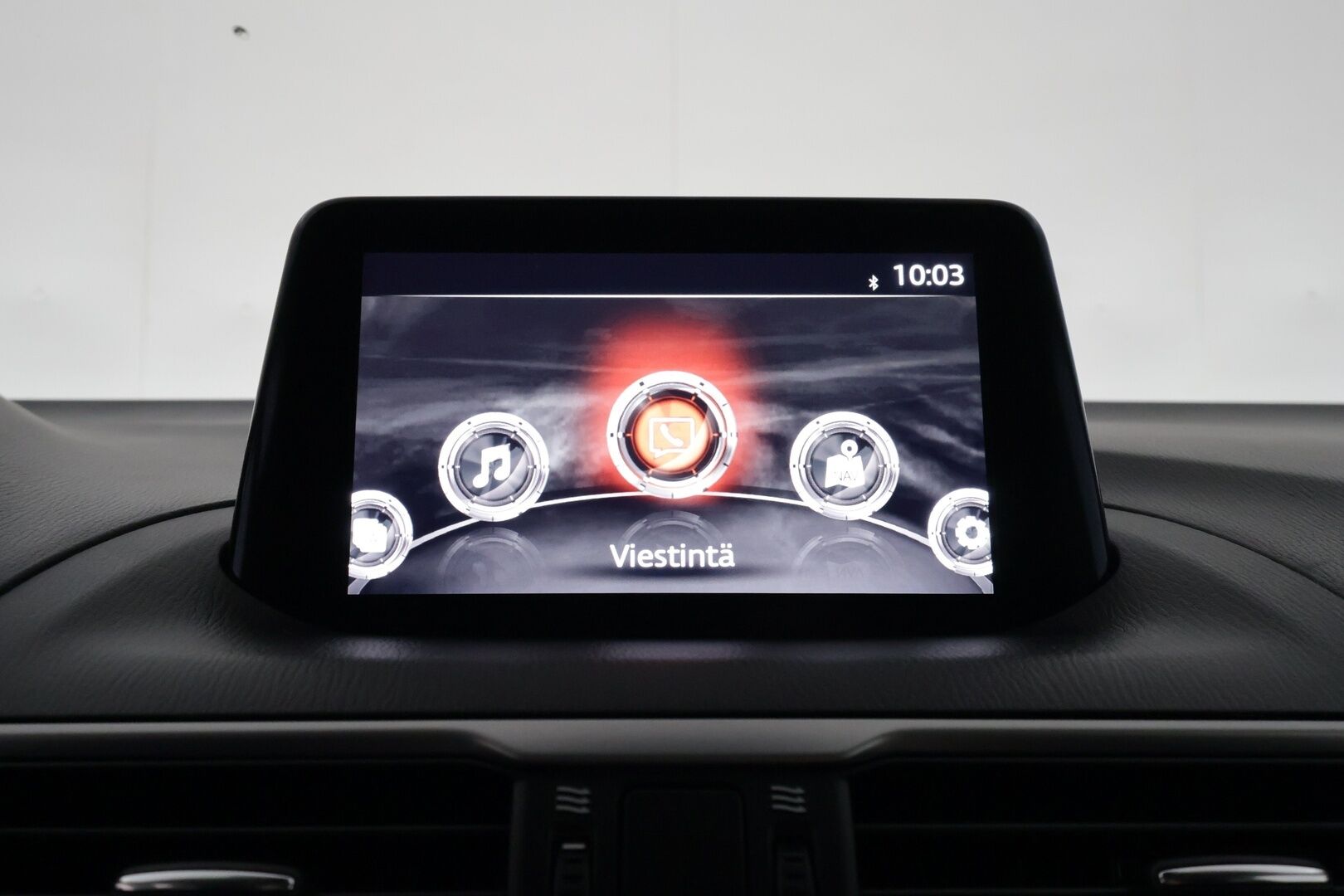 Mazda 3 2017 5HB 2,0 (120) SKYACTIV-G Premium Plus 6MT 5ov BV2 - Suomi-auto / Xenon / P. Tutka / Sisätilanlämmitin / Aut. Ilmastointi / 2x Avain / 2x Renkaat / 