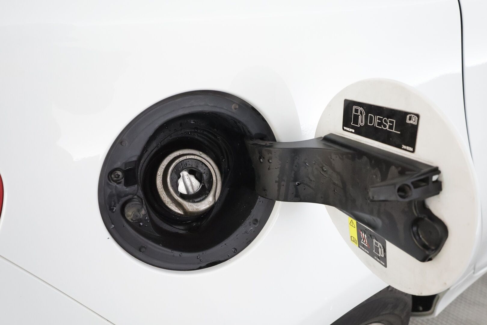 Volvo V40 2017 D2 Business aut * Webasto / P.Kamera / Full-LED / Vakkari / Bluetooth * - Suomi-auto / Merkkihuollot / Kahdet renkaat aluvanteilla - HULLUT AVAJAISHULINAT KORKOTARJOUS 3,29 %