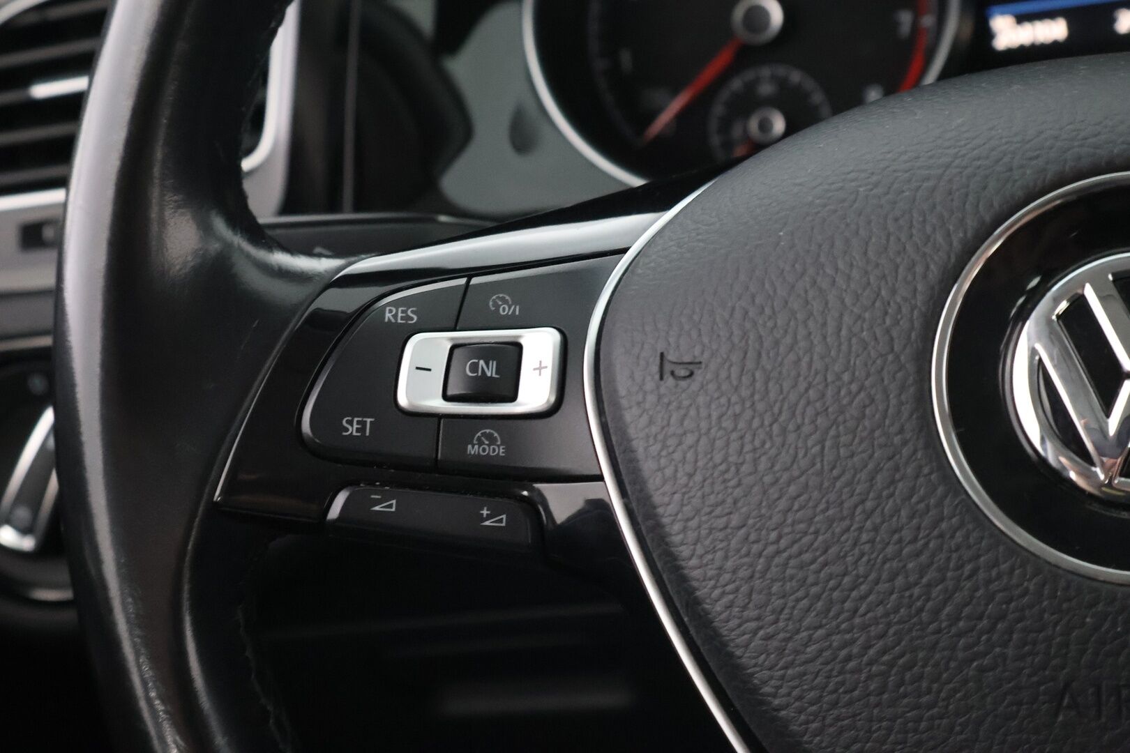Volkswagen Golf 2017 Variant Allstar 1,2 TSI 81 kW (110 hv) DSG-automaatti * Webasto / Vakkari / Peruutustutkat / Xenon / Kaarrevalot - 2x Renkaat / Juuri tullut Tampereelle!