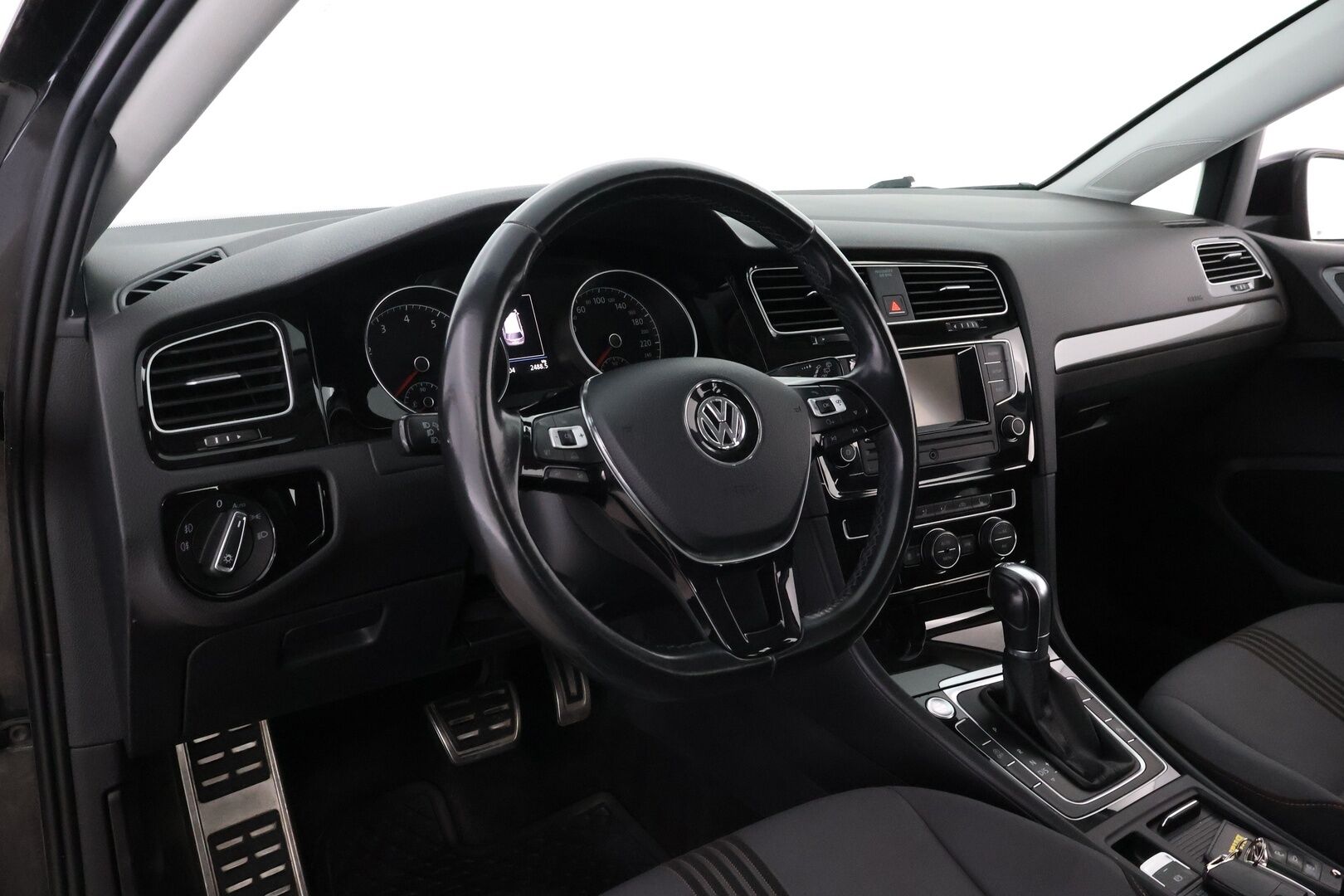 Volkswagen Golf 2017 Variant Allstar 1,2 TSI 81 kW (110 hv) DSG-automaatti * Webasto / Vakkari / Peruutustutkat / Xenon / Kaarrevalot - 2x Renkaat / Juuri tullut Tampereelle!