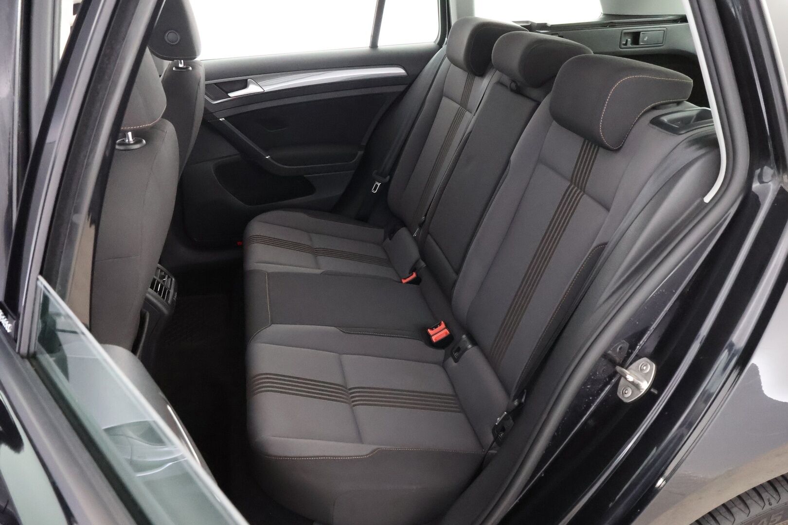Volkswagen Golf 2017 Variant Allstar 1,2 TSI 81 kW (110 hv) DSG-automaatti * Webasto / Vakkari / Peruutustutkat / Xenon / Kaarrevalot - 2x Renkaat / Juuri tullut Tampereelle!