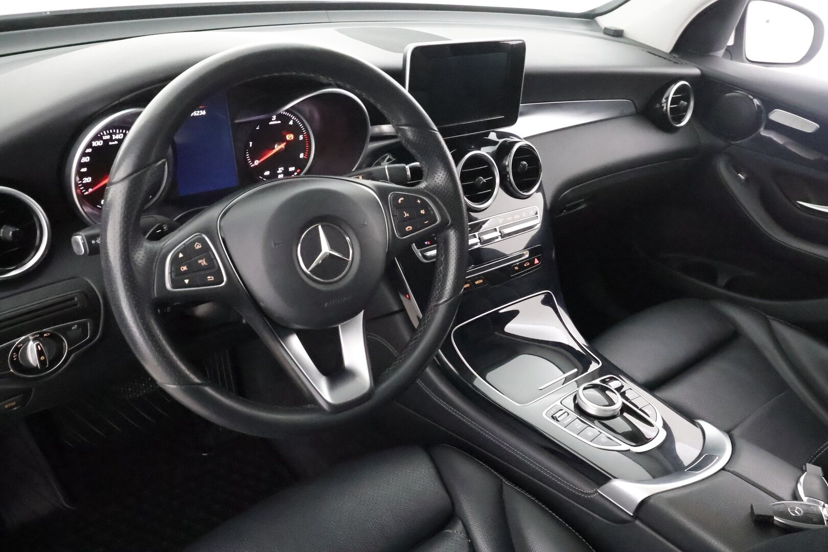 Mercedes-Benz GLC 2017 220 d Coupé 4Matic A Premium Business - | Distronic Pro | Webasto | Koukku | ILS-LED | Sporttinahat | P.kamera ja tutkat | Bluetooth | Hätäjarrutusavustin | 2x renkaat aluin | Suomiauto | 