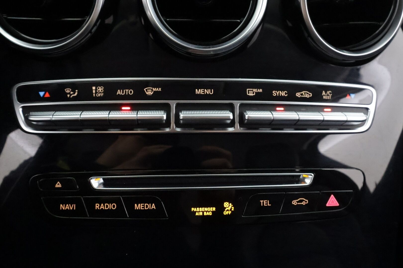 Mercedes-Benz GLC 2017 220 d Coupé 4Matic A Premium Business - | Distronic Pro | Webasto | Koukku | ILS-LED | Sporttinahat | P.kamera ja tutkat | Bluetooth | Hätäjarrutusavustin | 2x renkaat aluin | Suomiauto | 