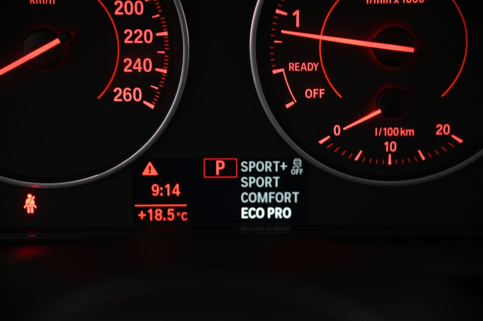 BMW 320 2017 F31 Touring 320i A Business LCI M-Sport Edition - Harman&Kardon | Panorama | Alcantara | Taittuva Koukku | B48 | Sportti penkit | Shadow Line