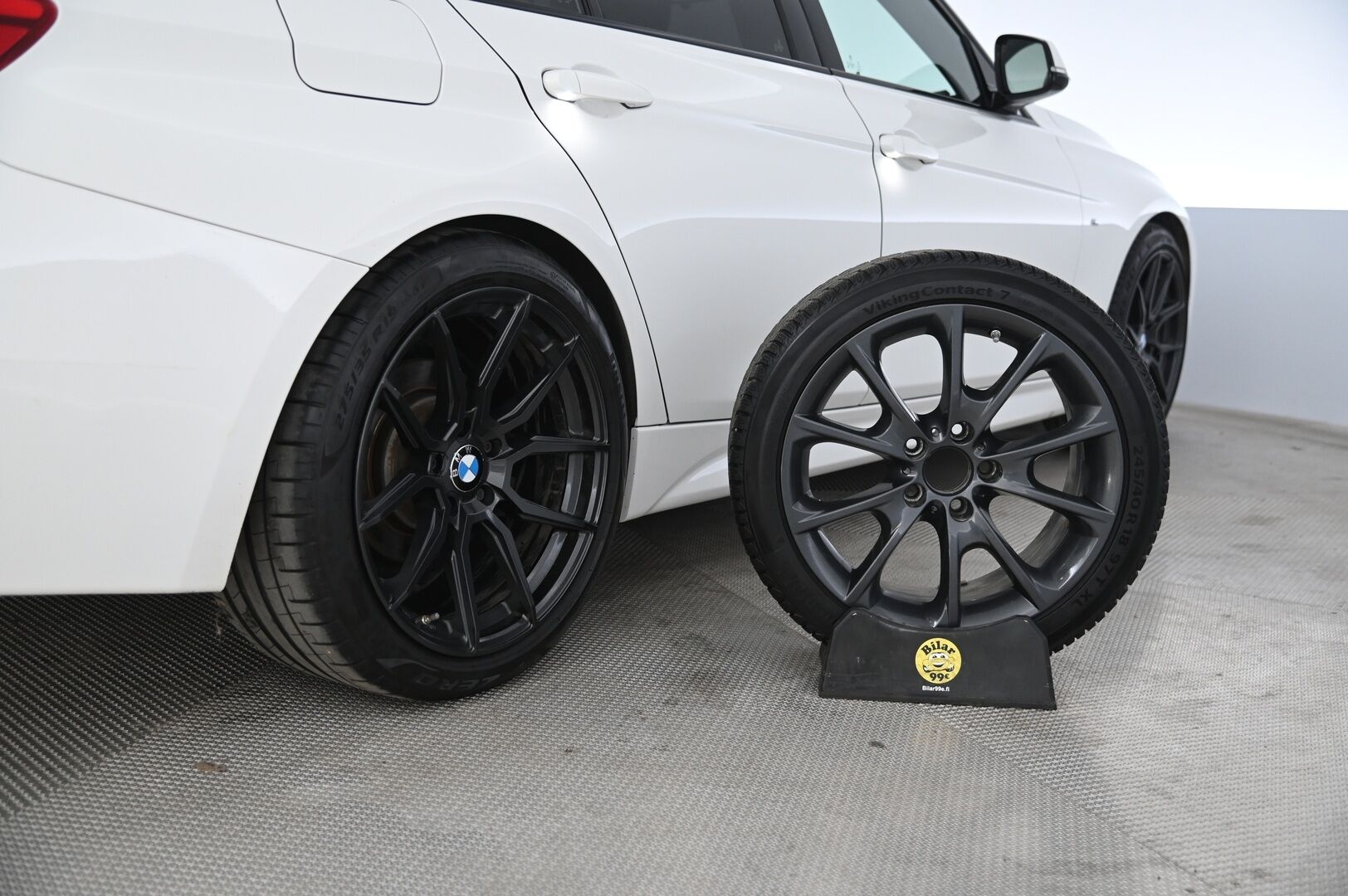 BMW 320 2017 F31 Touring 320i A Business LCI M-Sport Edition - Harman&Kardon | Panorama | Alcantara | Taittuva Koukku | B48 | Sportti penkit | Shadow Line