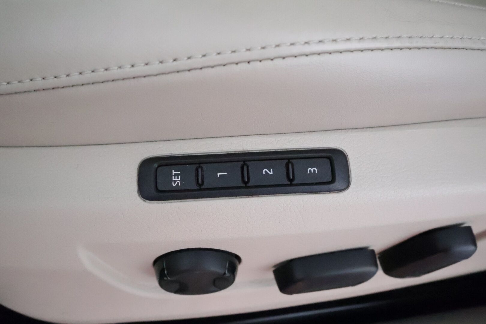 Skoda Superb 2017 Combi 2,0 TSI 280 4x4 L&K DSG *ACC / Webasto / Panorama / Muistipenkki / Ilmastoidut nahat / Navi / P.tutkat / Canton* - Suomi-auto / Kahdet renkaat aluvanteilla