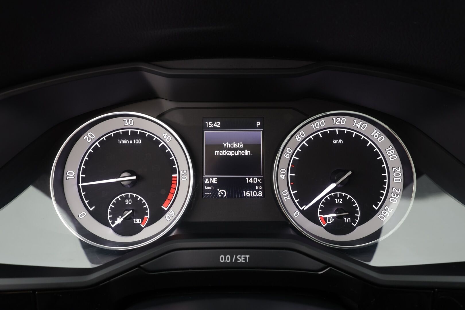 Skoda Superb 2017 Combi 2,0 TDI 190 L&K DSG * Webasto / Koukku / ACC / Panorama / Xenon / P.Kamera / Ilmastoitu Muistipenkki / Navi * - Canton / Kaistavahti / Suomi-auto / Kahdet renkaat - HULLU BLACKWEEK KORKOTARJOUS 2,49%