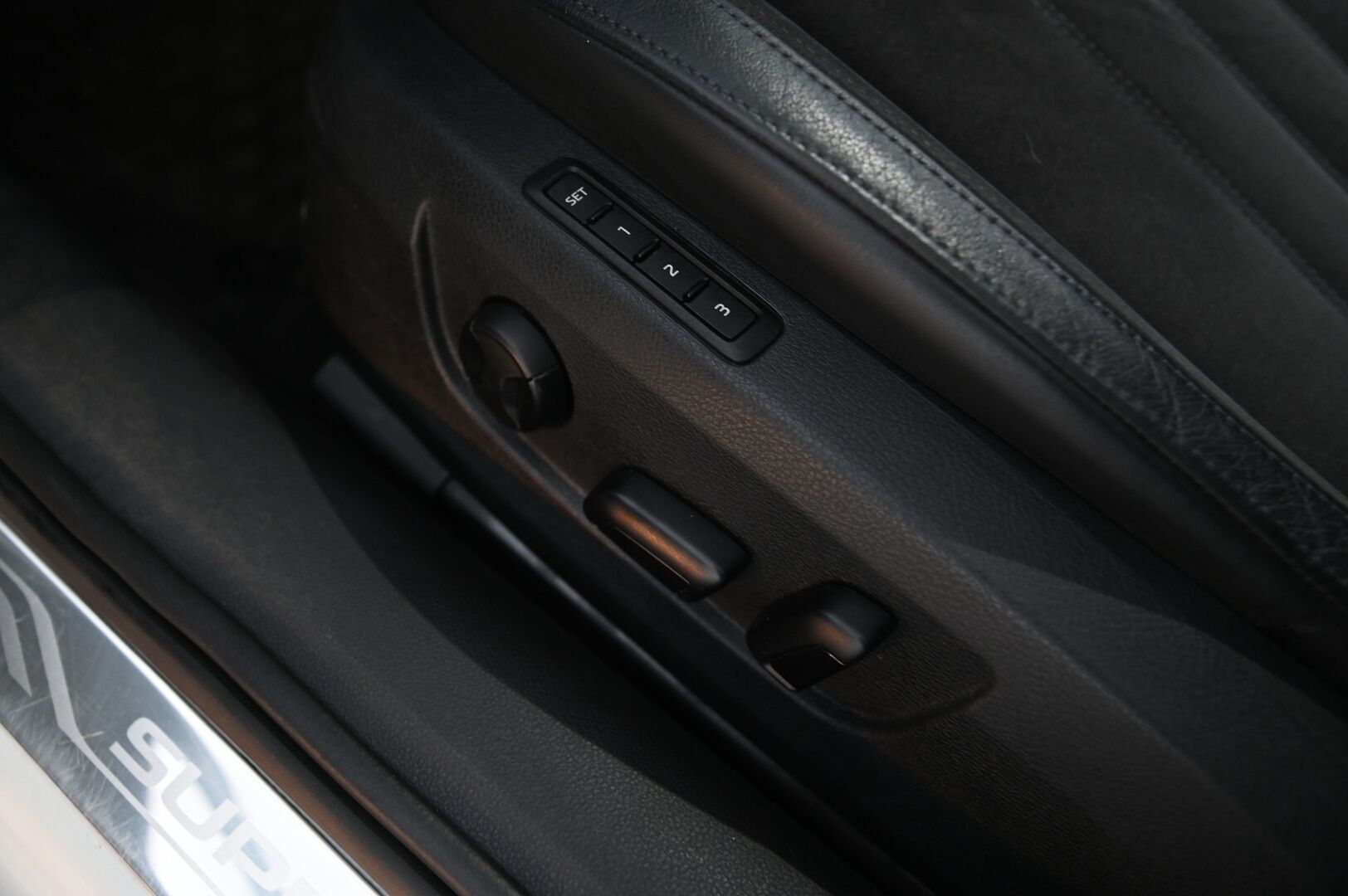 Skoda Superb 2017 1,8 TSI Elegance DSG Autom *Webasto / Lämmitettävä lasi / Kattolukku / ACC / Muistipenkki* - Juuri huollettu! / Canton äänentoisto & Navi / 2xrenkaat alumiinivantein!*