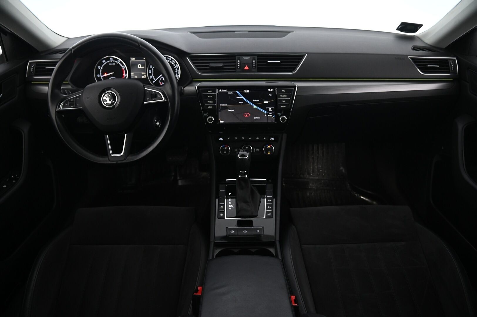 Skoda Superb 2017 1,8 TSI Elegance DSG Autom *Webasto / Lämmitettävä lasi / Kattolukku / ACC / Muistipenkki* - Juuri huollettu! / Canton äänentoisto & Navi / 2xrenkaat alumiinivantein!*