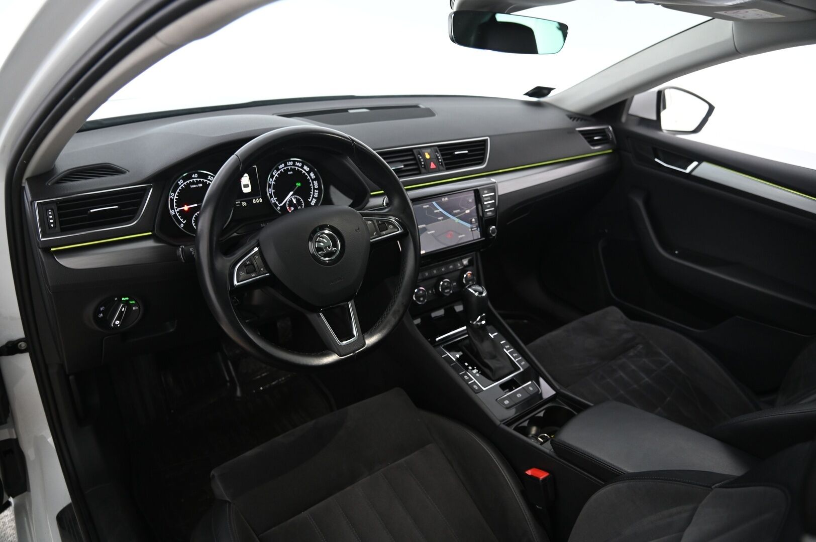 Skoda Superb 2017 1,8 TSI Elegance DSG Autom *Webasto / Lämmitettävä lasi / Kattolukku / ACC / Muistipenkki* - Juuri huollettu! / Canton äänentoisto & Navi / 2xrenkaat alumiinivantein!*