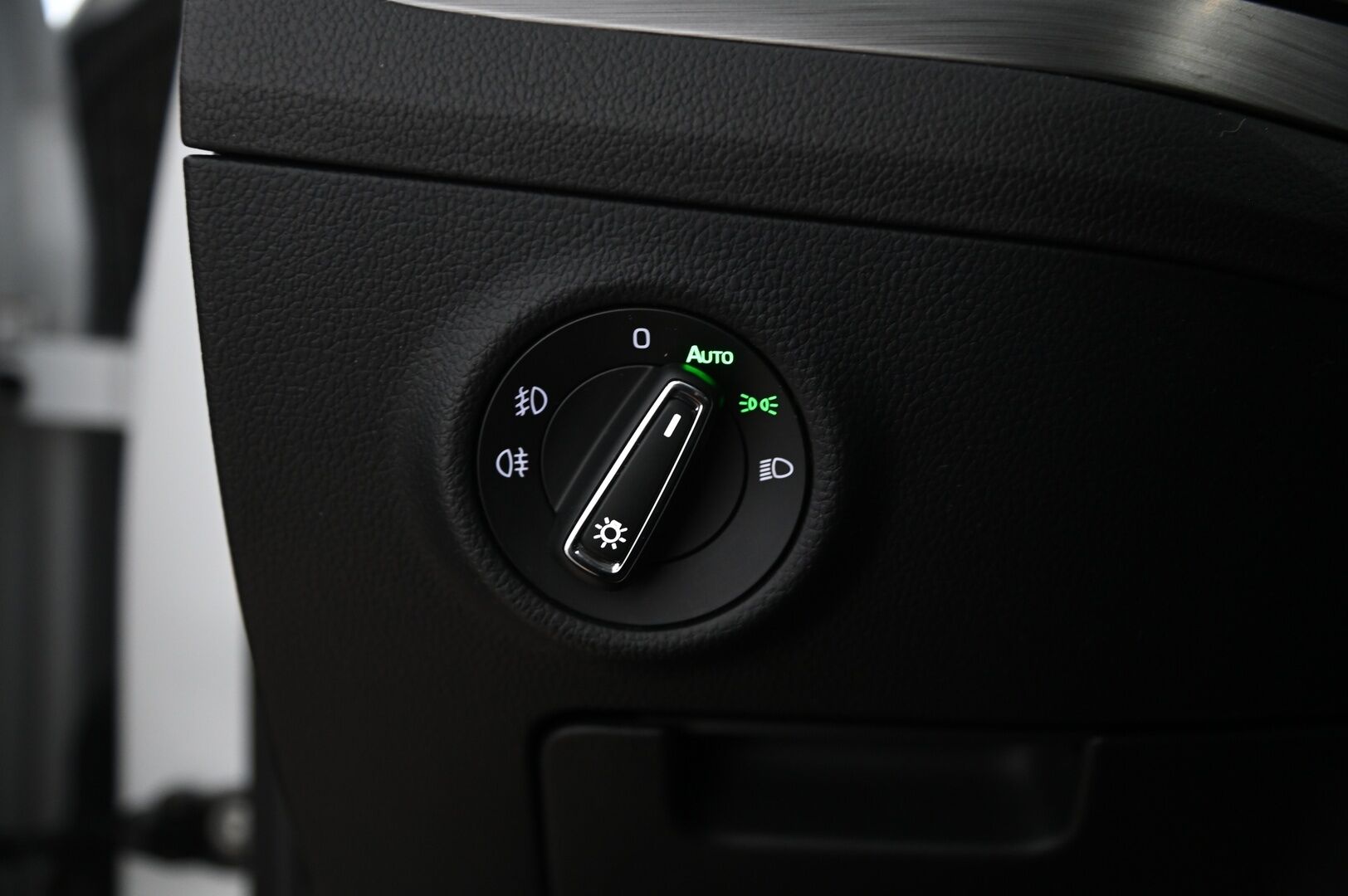 Skoda Superb 2017 1,8 TSI Elegance DSG Autom *Webasto / Lämmitettävä lasi / Kattolukku / ACC / Muistipenkki* - Juuri huollettu! / Canton äänentoisto & Navi / 2xrenkaat alumiinivantein!*