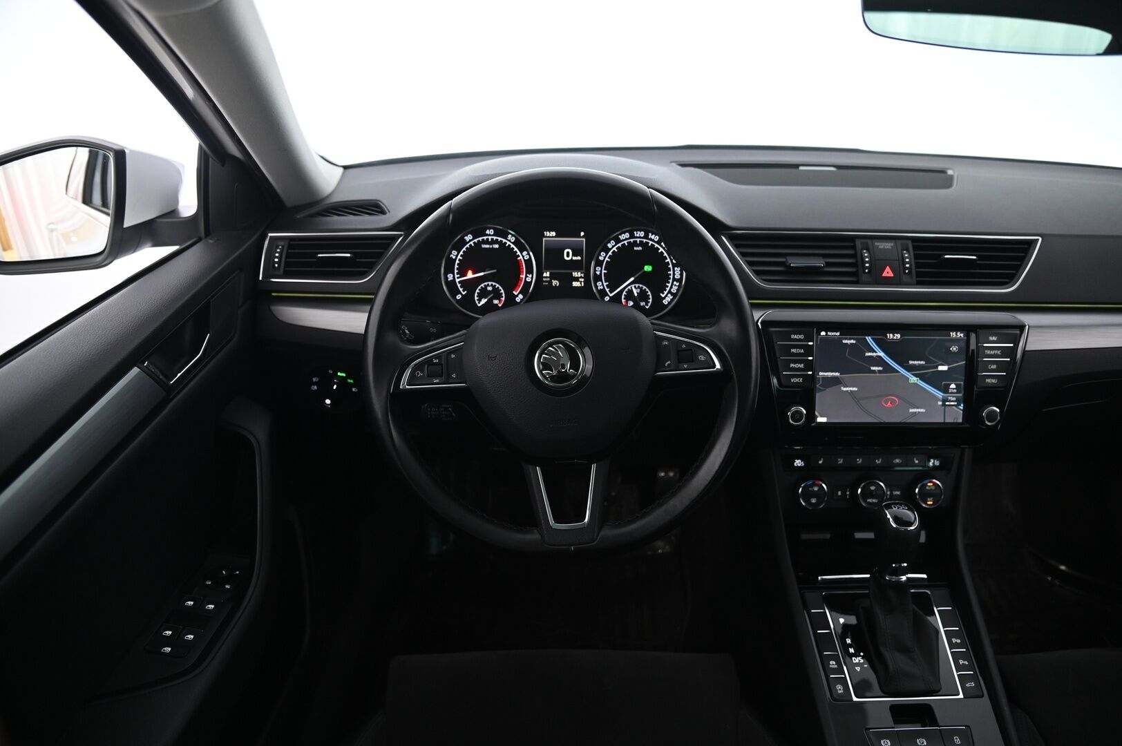 Skoda Superb 2017 1,8 TSI Elegance DSG Autom *Webasto / Lämmitettävä lasi / Kattolukku / ACC / Muistipenkki* - Juuri huollettu! / Canton äänentoisto & Navi / 2xrenkaat alumiinivantein!*