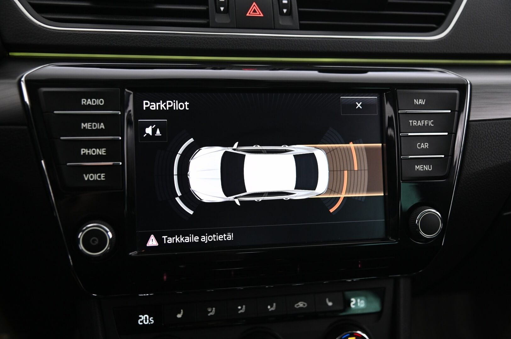 Skoda Superb 2017 1,8 TSI Elegance DSG Autom *Webasto / Lämmitettävä lasi / Kattolukku / ACC / Muistipenkki* - Juuri huollettu! / Canton äänentoisto & Navi / 2xrenkaat alumiinivantein!*