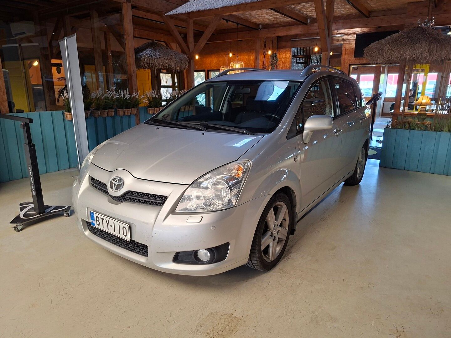Toyota Corolla Verso 2009 1,8 VVT-i Superior 7p - Suomiauto | Merkkihuollot | Lohko&Sisäp | 7-Paikkainen | Peruutustutka | 2x Renkaat Aluvantein | Harvoin tarjolla!