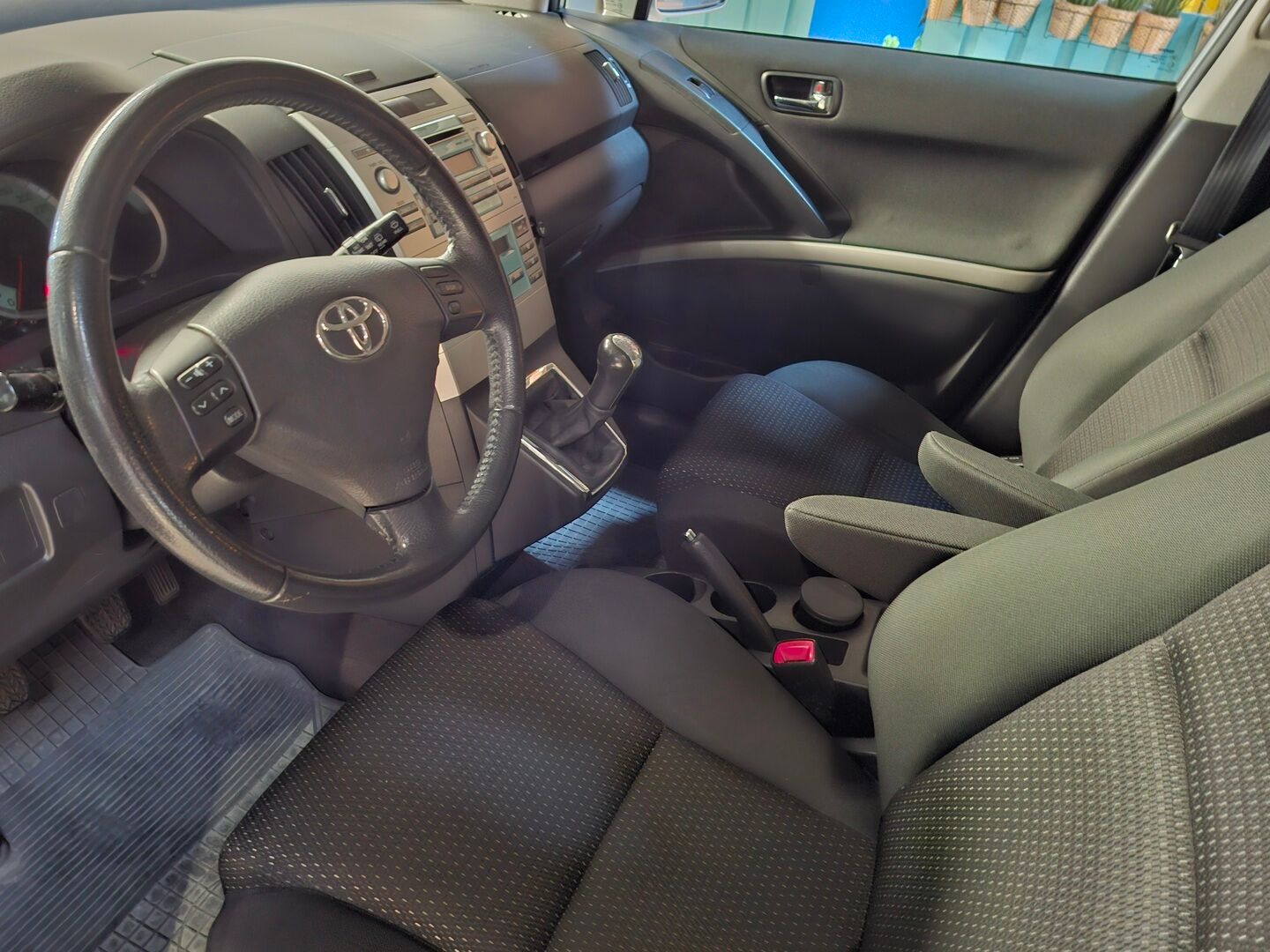 Toyota Corolla Verso 2009 1,8 VVT-i Superior 7p - Suomiauto | Merkkihuollot | Lohko&Sisäp | 7-Paikkainen | Peruutustutka | 2x Renkaat Aluvantein | Harvoin tarjolla!