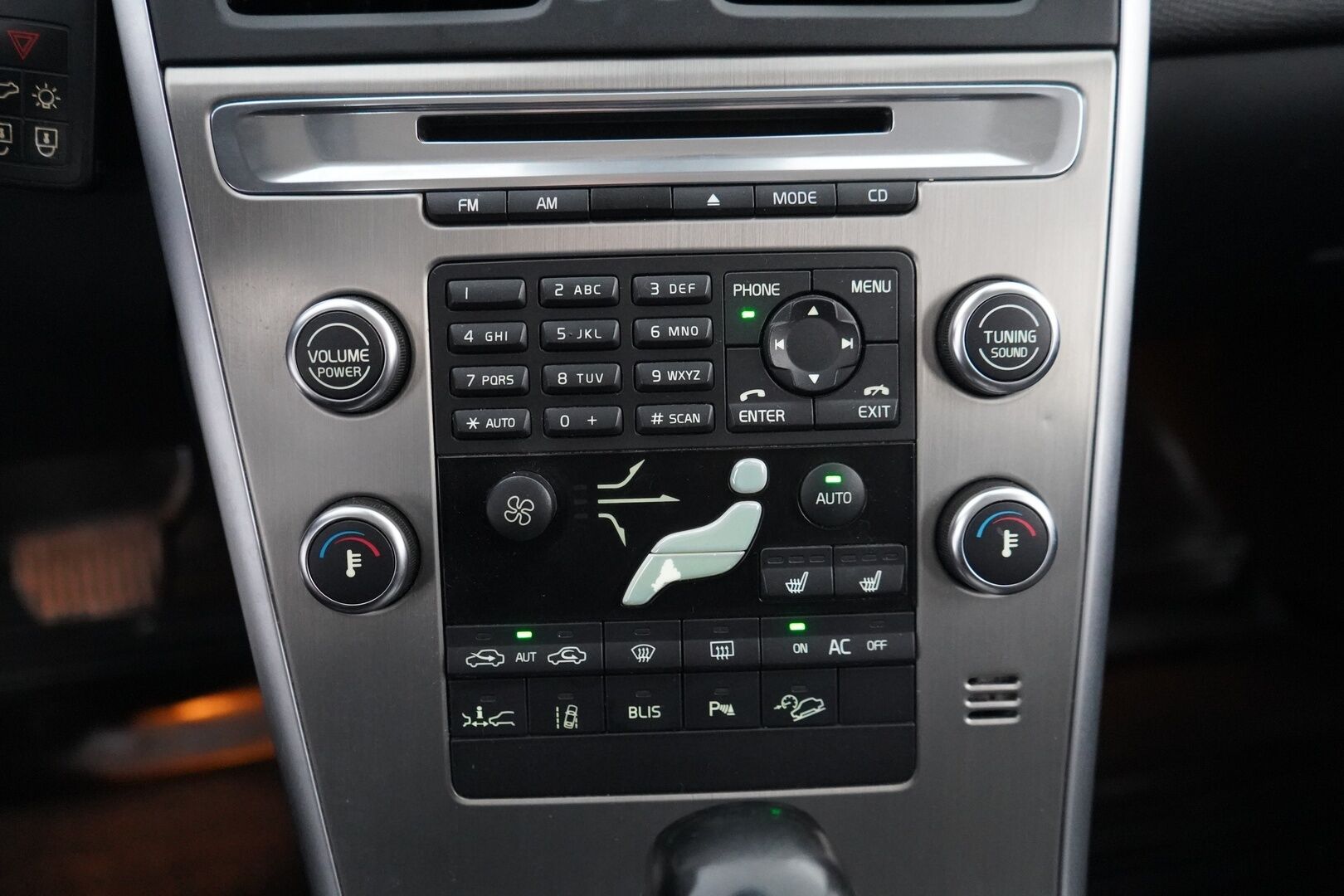 Volvo XC60 2009 MYYDÄÄN HUUTOKAUPAT.COM - Myydään huutokaupat.com