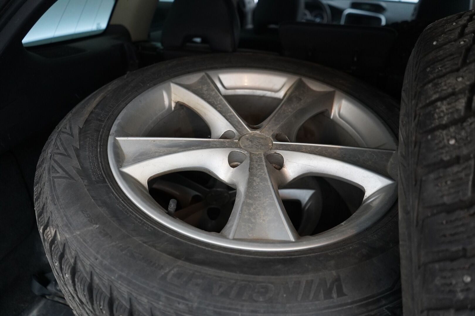 Volvo XC60 2009 MYYDÄÄN HUUTOKAUPAT.COM - Myydään huutokaupat.com
